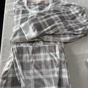 New- Cuddle duds Woman’s pajama set
